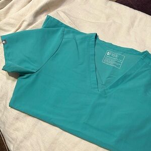FIGS Surgical Green Scrub Top